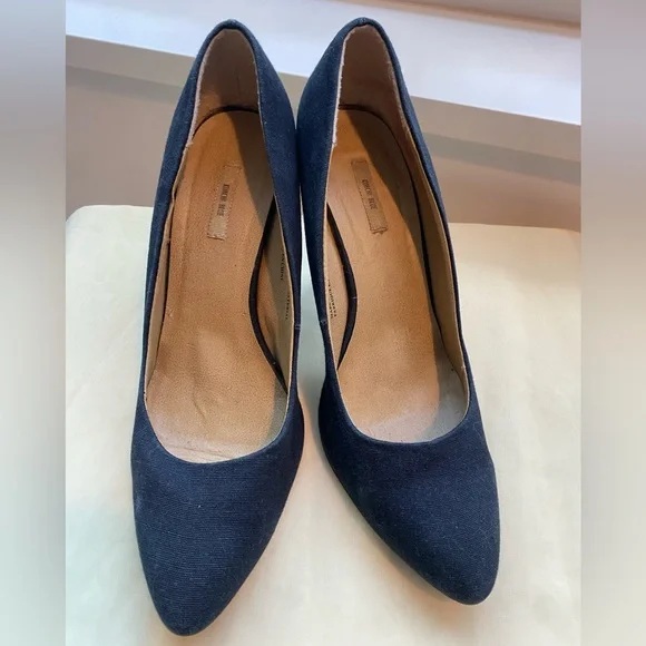 Kimchi Blue • Black Pumps - Picture 6 of 6